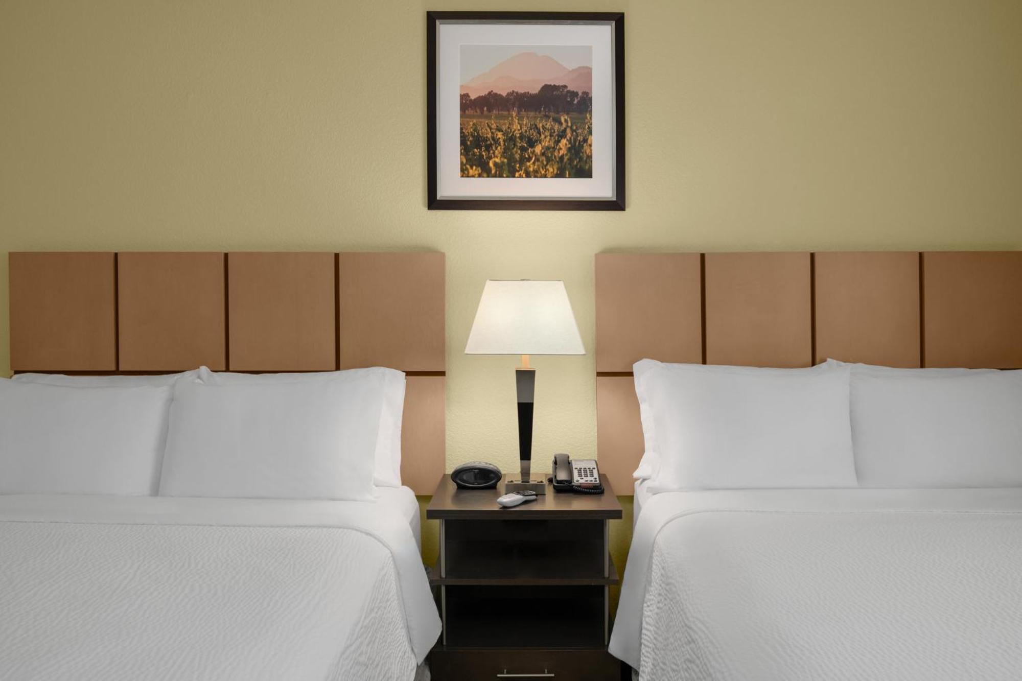 Candlewood Suites Turlock By Ihg Esterno foto