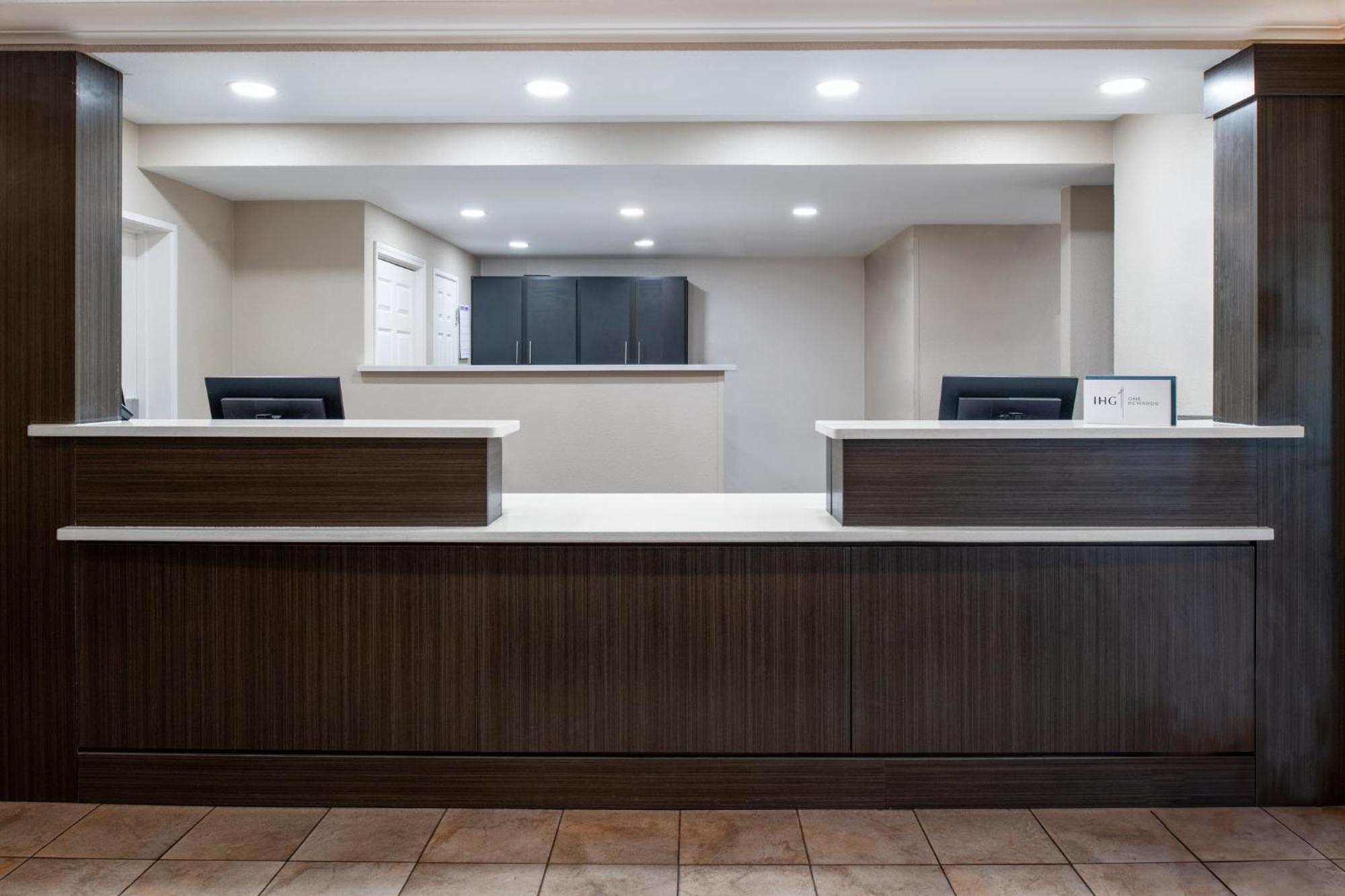 Candlewood Suites Turlock By Ihg Esterno foto