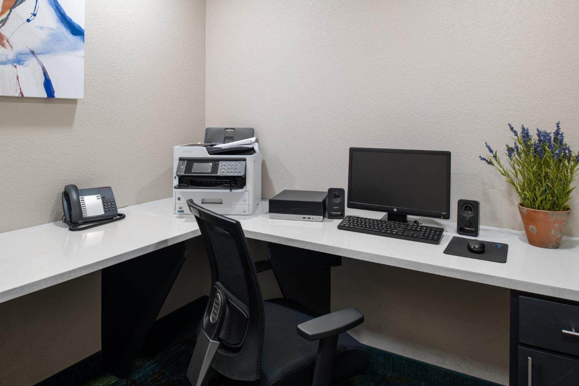 Candlewood Suites Turlock By Ihg Esterno foto