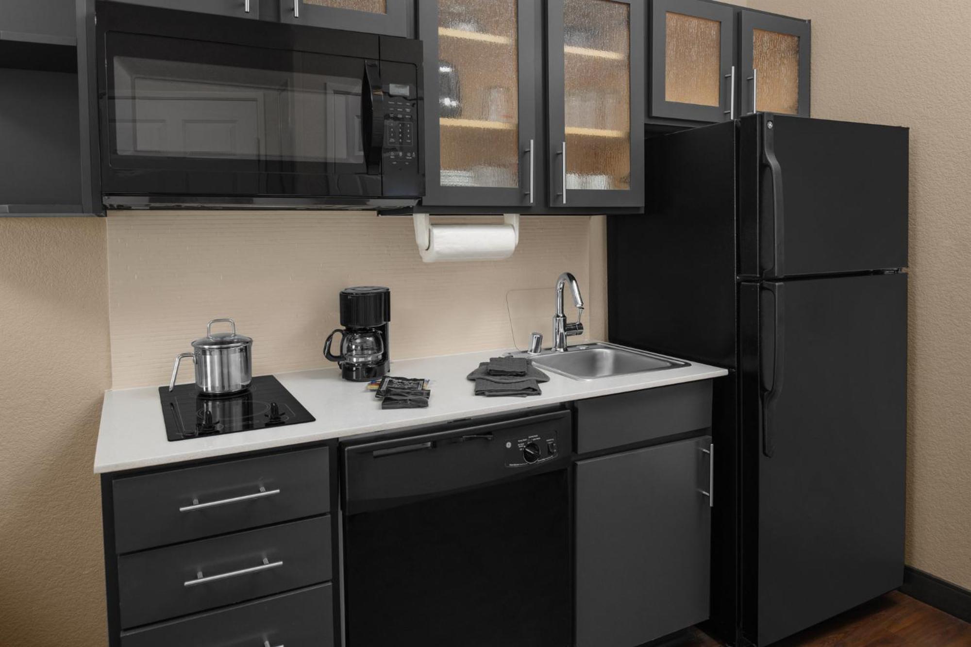 Candlewood Suites Turlock By Ihg Esterno foto