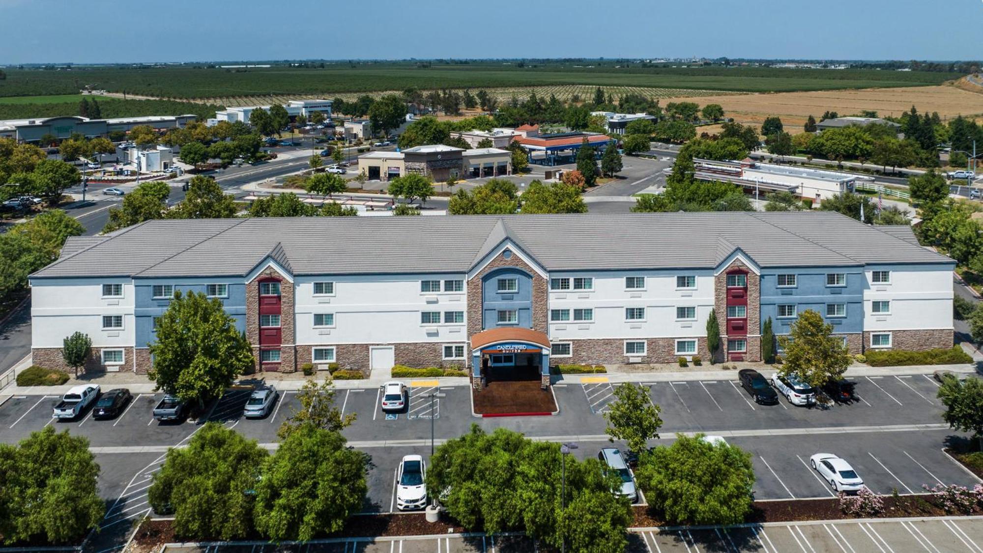Candlewood Suites Turlock By Ihg Esterno foto