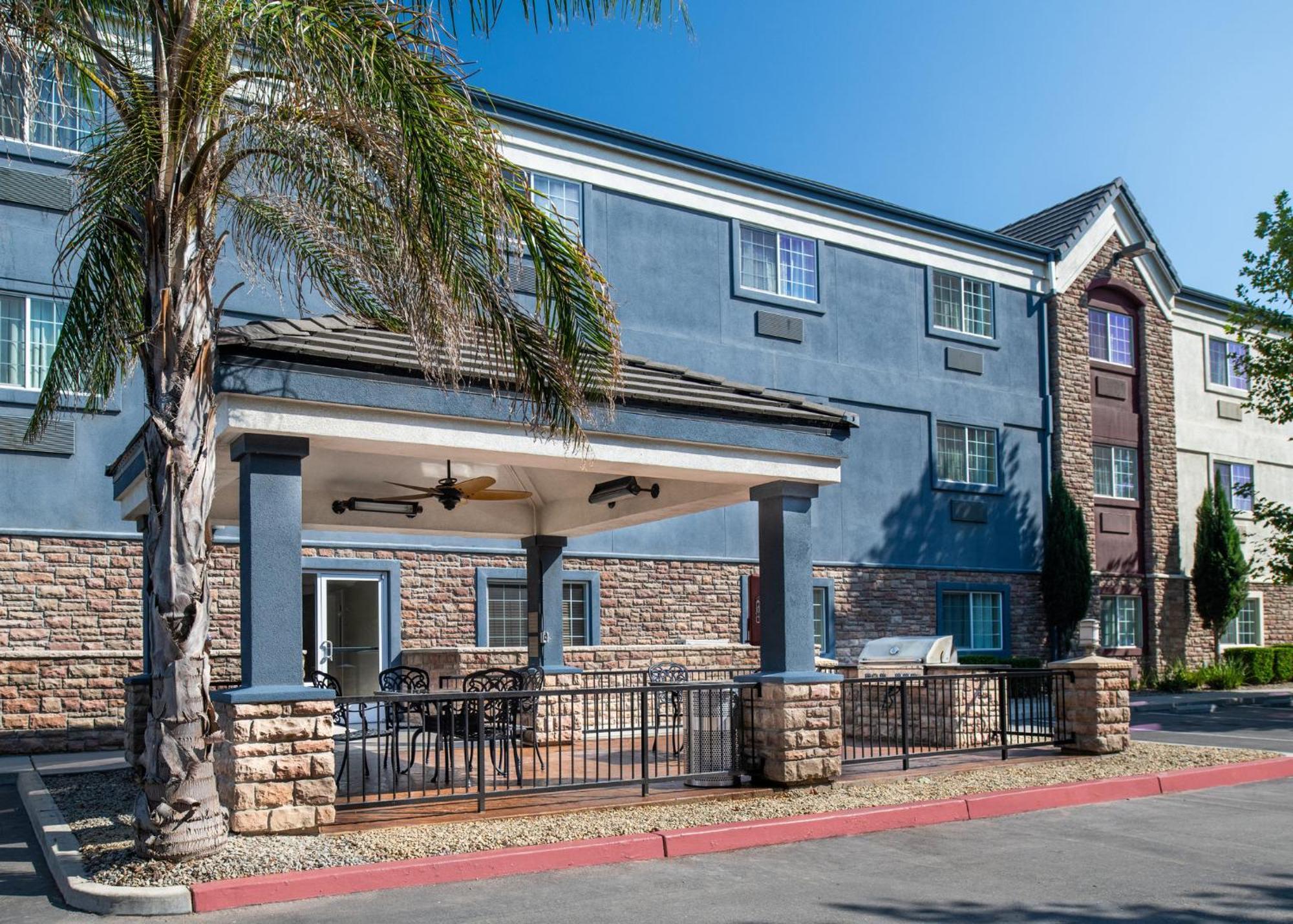 Candlewood Suites Turlock By Ihg Esterno foto