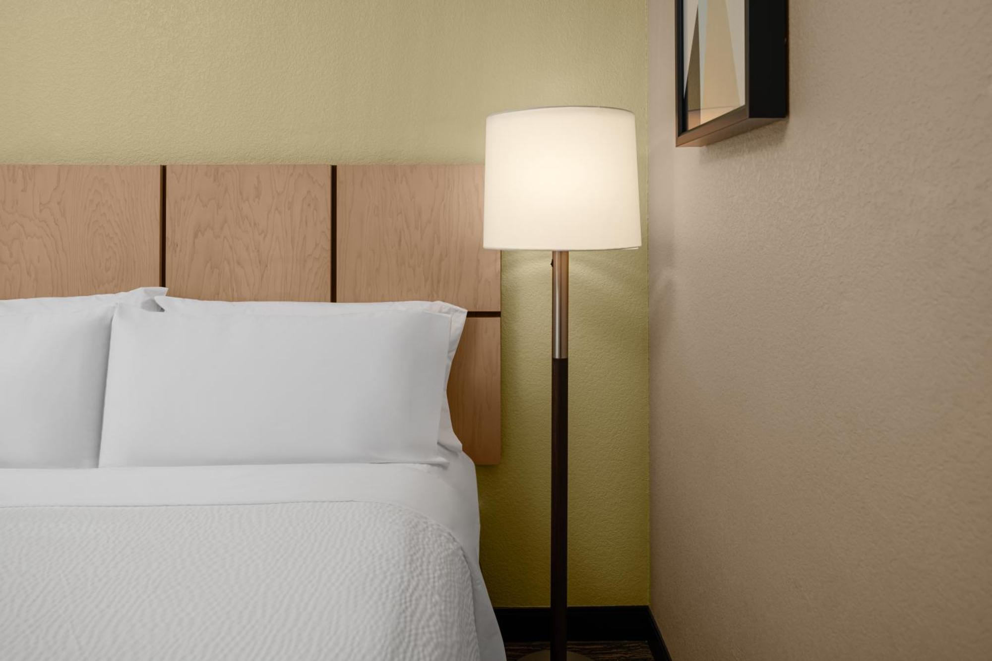 Candlewood Suites Turlock By Ihg Esterno foto