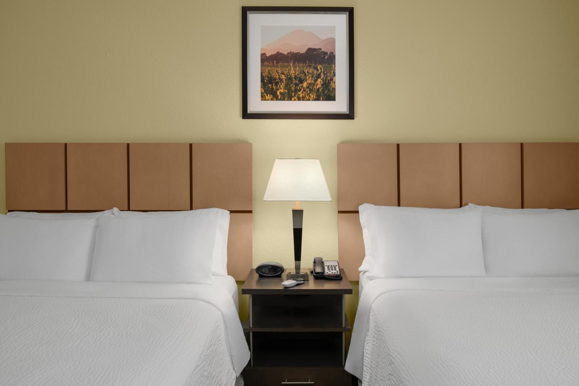Candlewood Suites Turlock By Ihg Esterno foto