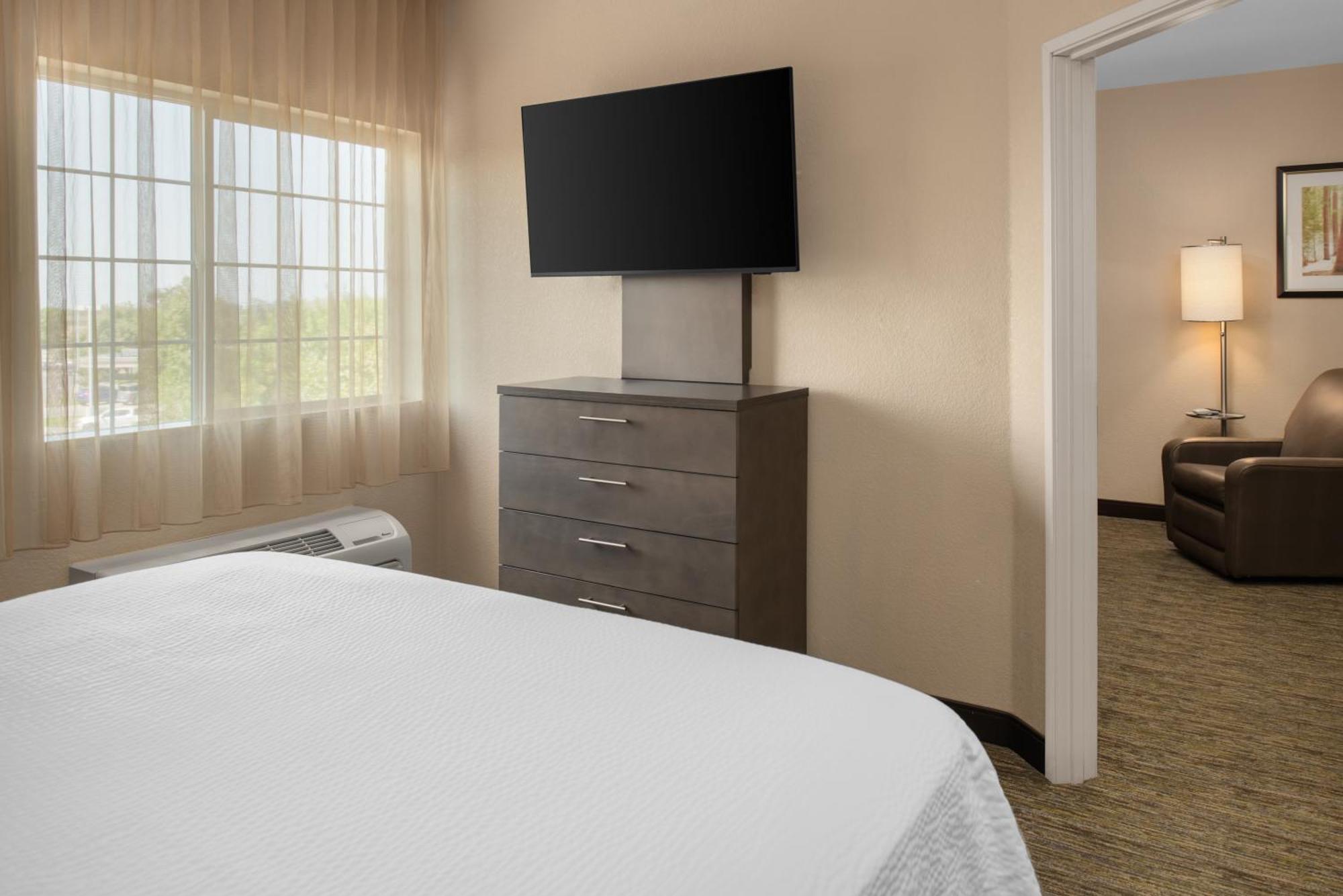 Candlewood Suites Turlock By Ihg Esterno foto