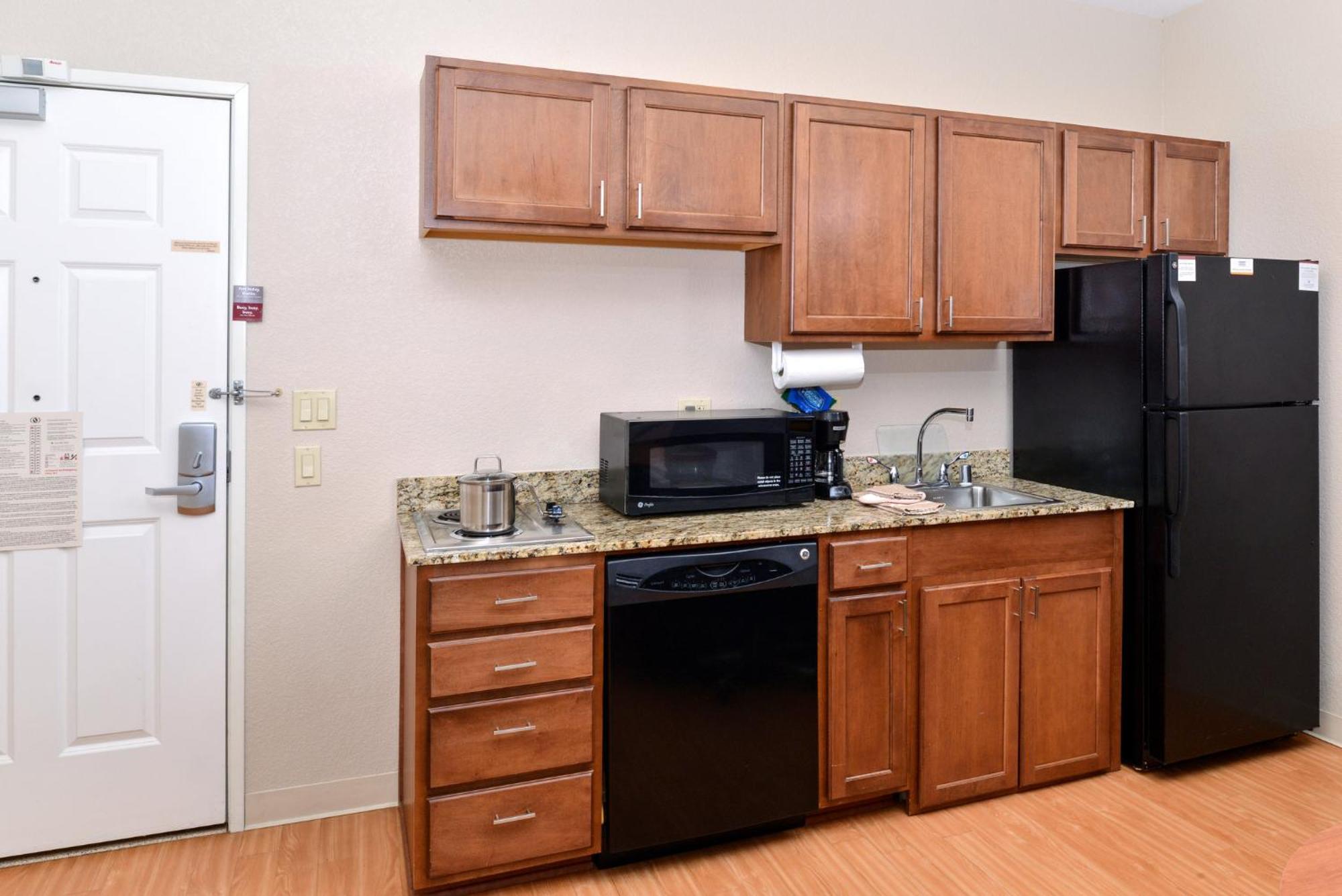 Candlewood Suites Turlock By Ihg Esterno foto